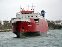 Erdek'de lodostan Ro- Ro gemisi karaya oturdu, 3 tekne  battı