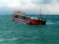 Sinop'ta yan yatan Fort Azov adlı gemi battı