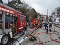 Bebek sahilinde demirli yatta yangın çıktı