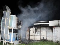 Lara'da plaj işletmecileri plajları yaktı