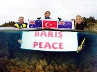 Şahika Ercümen ve yabancı sporcular nefeslerini 'Barış' için tuttu