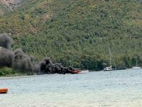 Marmaris'te yelkenli tekne cayır cayır yandı