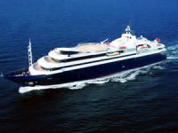 Jet sosyetenin ünlü ailesi Latsis'e ait mega yat "Turama" Marmaris'te