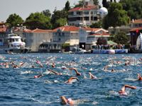 Boğazda yüzmeye “yabancı” ilgisi yoğun oldu