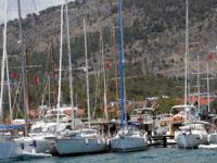 Göcek esnafı charter teknelerinin belediye marinaya yanaşmasını istiyor