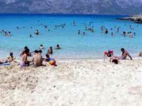 Alanya’daki dünyaca ünlü Kleopatra plajında kurtçuk krizi çözüldü