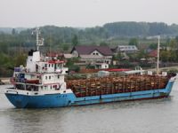 Bozcaada açıklarında yük gemisi karaya oturdu