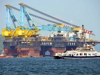 Saipem 7000 Platformu Çanakkale Boğazı'ndan geçti