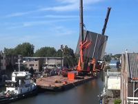 Hollanda'da vinç kazası: 20 kişi yaralandı