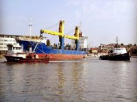 Mordoğan'da karaya oturan M/V GOFER B, sökülmek için Aliağa'ya yola çıktı