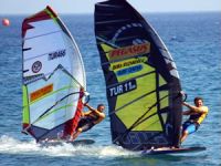 Rüzgarın çocukları Çandarlı'da esti