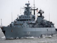 Sığınmacı kadın denizin ortasında doğurdu