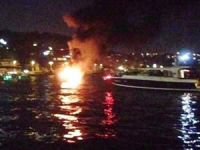 Bebek açıklarında tekne yandı