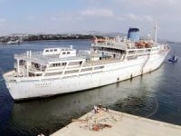 Tarihi gemi M/S AKDENIZ, sökülmek üzere Aliağa'ya doğru son yolculuğuna uğurlandı