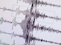 Yüksekova ve Akdeniz'de 40 dakika arayla sallandı!