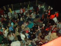 Manavgat açıklarında 8 saat süren operasyonda 260 Suriyeli ve Iraklı mülteci yakalandı