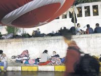 Göçmenler, izin verilmezse deniz yolunu kullanacaklarını açıkladı