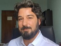 Doç. Dr. Soner Esmer, Kumport Limanı'nın satışını kaleme aldı