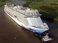 Dev kruvaziyer gemisi Escape'in 24 saatlik yolculuğu