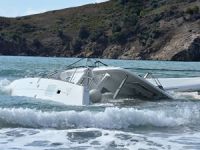 Muğla'da Rus turistlerin katamaranı battı