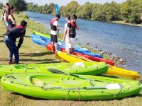 Kano sporcuları Ceyhan Nehri'ni ağlardan temzlediler