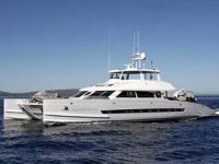 Open Ocean 750 katamaran suya indirildi