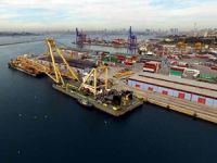 İzmit Körfez köprüsünün dev vinci Haydarpaşa'da yükseltiliyor