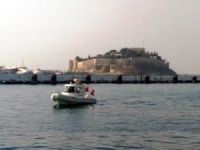 Türkiye'ye iade edilen iki suçlu feribottan atlayarak kaçmaya çalıştı