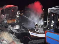 İzmir Balçova'da balıkçı teknesi yandı