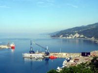 İnebolu Limanı'nda kar molası sona erdi, çalışmalar yeniden başladı