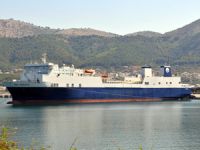 İskenderun Körfezi'ndeki fırtına "Auqua Hercules" gemisini sürükledi