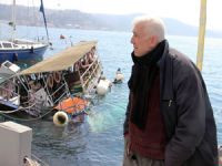 Bebek sahilinde gezi teknesi battı