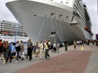 Kuşadası kruvaziyer sezonunu Celestyal Olympia ile açtı