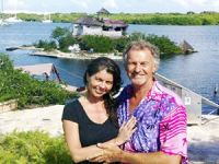 150 bin pet şişeyle Isla Mujeres Koyu'na kendi adasını yaptı