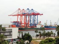 Mersin Limanı'na 50 milyon dolarlık dev vinçler geldi!