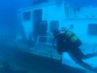 Dikili'de batırılan sahil güvenlik botuna ilk dalış yapıldı