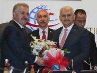Başbakan Binali Yıldırım, Ulaştırma Denizcilik ve Haberleşme Bakanlığı koltuğunu devretti