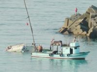Akçakoca'da bakımı yapılan gezi teknesi battı