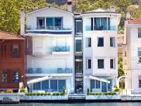 Ebru Gündeş'in yalı davası: Mahkemeye zorla getirilecek