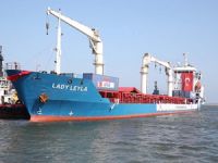 Gazze'ye yardım götüren 'Lady Leyla' Aşdot Liman'ına demir attı