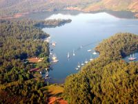 Sahil Güvenlik Okluk Koyu'ndaki yatların yerini değiştirtti