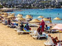 Bodrum'da halk plajlarına şezlong takviyesi