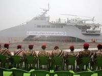 İran yüksek hızlı savaş gemisini denize indirdi