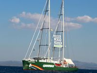 Greenpeace’in gemisi Rainbow Warrior Bozcaada’da