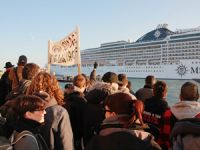 Venedik'te 'cruise' gemileri protesto edildi