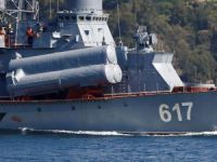 Rus savaş gemisi boğazdan kamuflajla geçti
