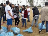 Barbaros Denizcilik Kulübü'nün üyeleri kıyı temizliği etkinliğinde buluştu