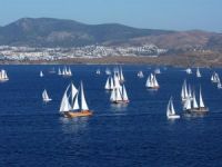 Dostluğa açılan yelkenliler Leros'a veda etti