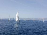 Çeşme'de Sonbahar Trofesi rüzgara rağmen heyecanla başladı