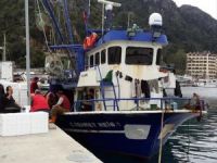 Gırgır teknesi balık çiftliğine girdi